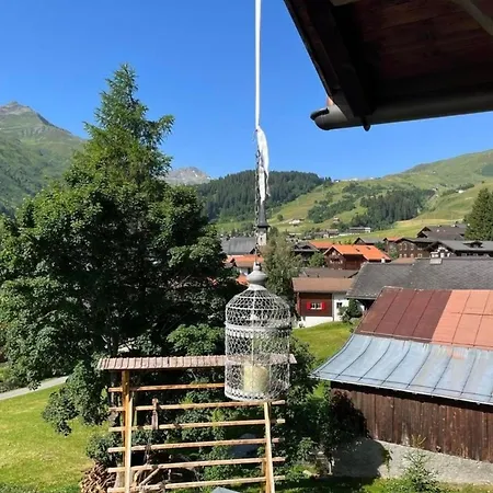 Gemuetliche 45 Zimmerwohnung In Den Buendner Bergen Bei Sedrun *